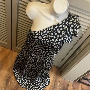 Annabelle size Large Stylish Black and White One-Shoulder Dress